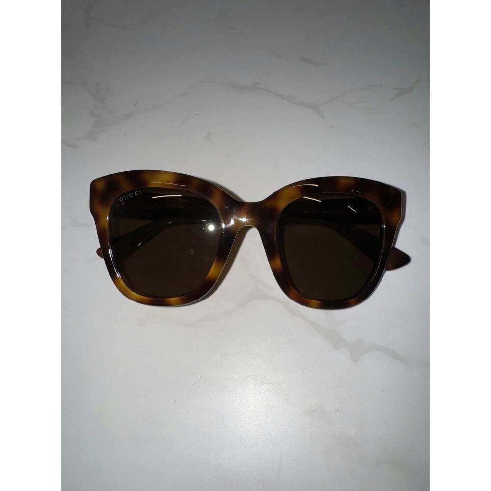 Gucci Tortoise Cat Eye Sunglasses - Excellent Condition - Picture 2 of 5